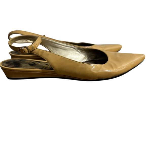 Sam Edelman Flats Women's Sz 8.5 Ionia Tan Slingback Pointed Toe Patent Shoe - Picture 1 of 7